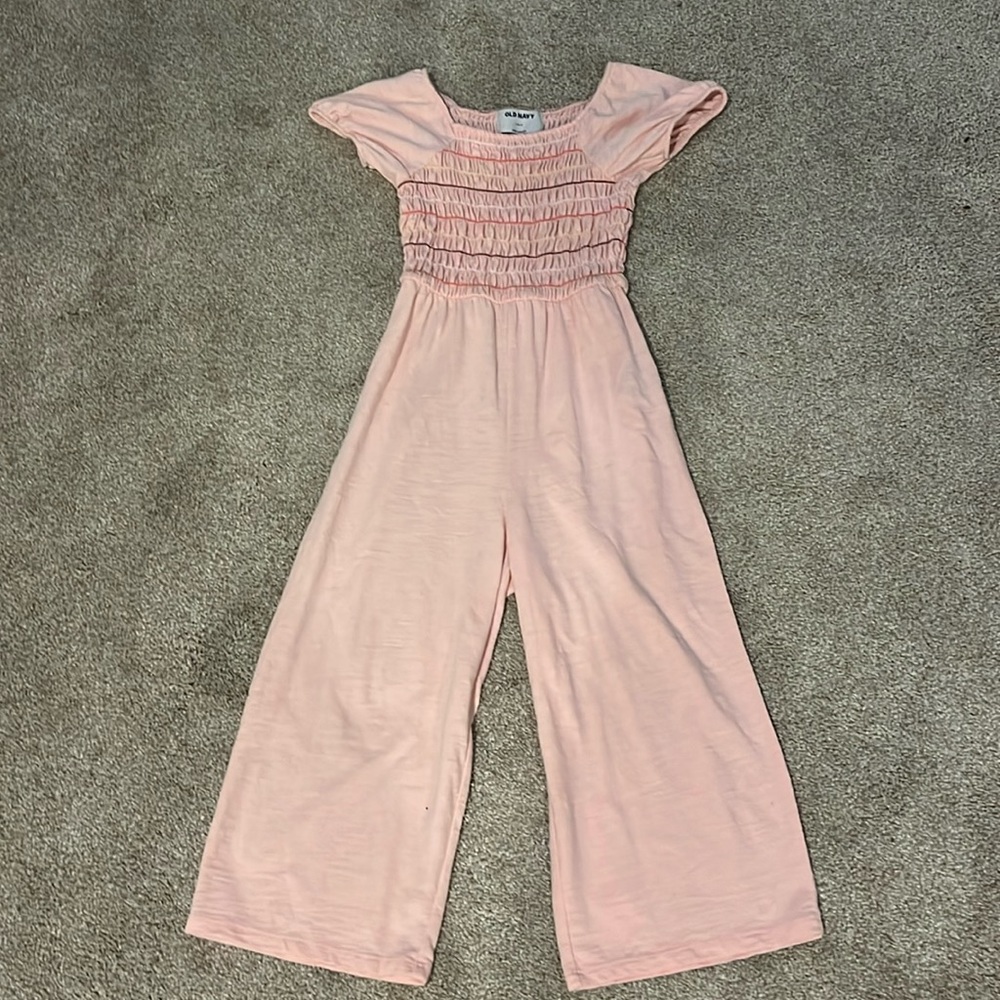Girls Old Navy 6/7 romper with smocked upper